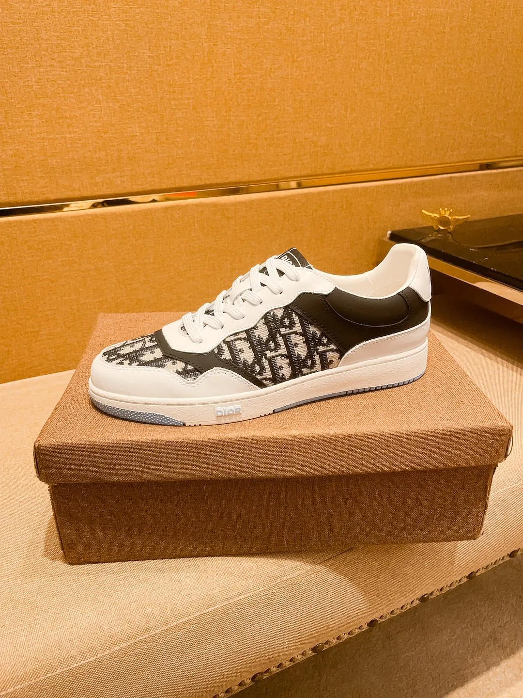 Men's shoes 💰 420💰【Dior】🔥 High-end men's shoes brand official website 1:1 latest masterpiece: the upper is made of Italian imported first-layer cowhide with a comfortable and breathable lining➕original non-slip and wear-resistant outsole🔥, making walking more convenient and comfortable! An exclusive new model, a stunning work, a beautiful 1:1 replica [color] compared to the official quality! Create a fashionable personality to set off your uniqueness! A must-have for trendy men! Classic🔥Size: 38-44 Color: 🔥Multiple colors available🔥.